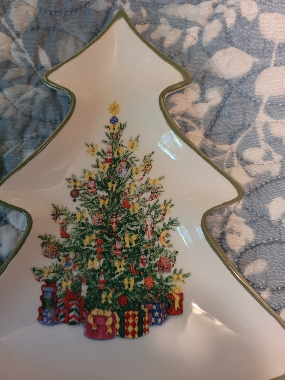 Holiday Ceramic Tree-Shaped Serving Plate in White and Green